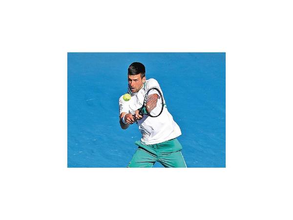Nole y Muguruza siguen a paso firme