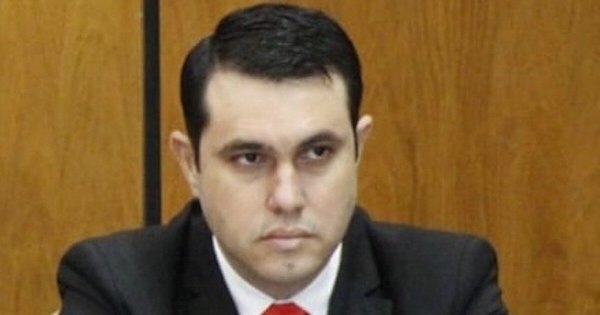La Nación / Preocupan hechos de corrupción que involucran al jefe de Gabinete