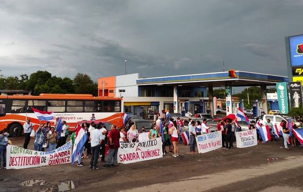 Reclaman libertad de Efraín y juicio a la fiscala general - Nacionales - ABC Color