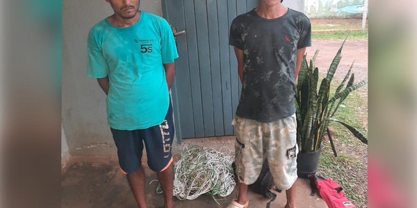 ATRAPAN A DOS HOMBRES HURTANDO CABLES EN SAN JUAN DEL PNÁ.
