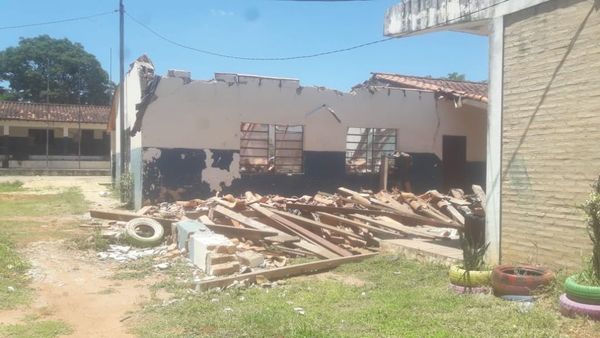 MEC costeará reparación en escuela donde hubo derrumbe