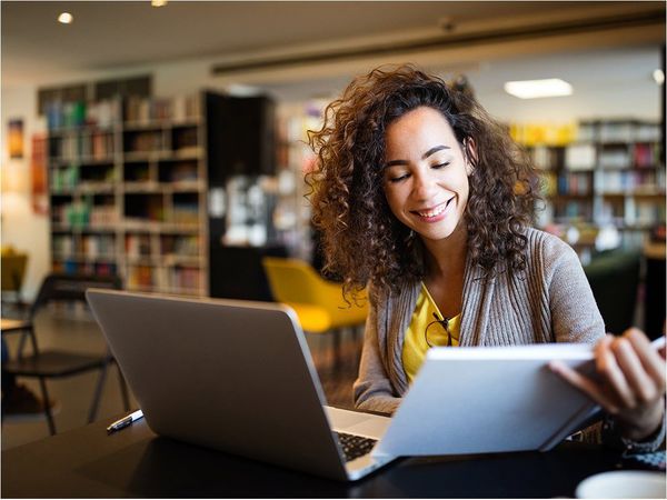 Universitarios eligen carrera por vocación y apuntan a tener dos profesiones