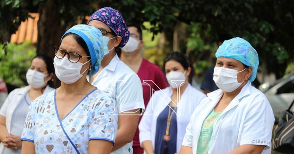 La Nación / Sin vacunas: 23 médicos y 20 enfermeros fallecieron por COVID-19 en Paraguay