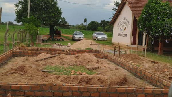 Realizan más obras en escuelas en el departamento de Caazapá - Noticiero Paraguay