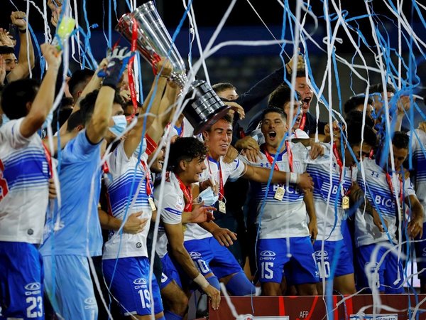Universidad Católica se corona tricampeón del fútbol chileno