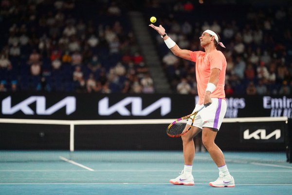 Nadal avanza sin problemas a la tercera ronda