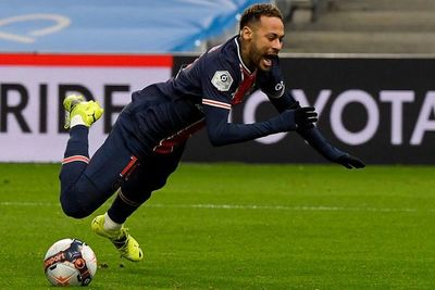 Neymar se perderá por lesión el partido del PSG en Barcelona - Fútbol - ABC Color