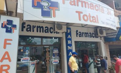 Motochorros roban dinero y celulares de farmacia