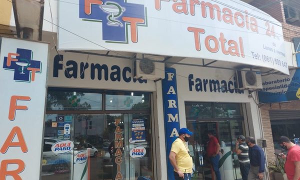 Motochorros roban dinero y celulares de farmacia