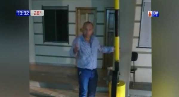 San Cosme: Intendente abrió barrera a la fuerza y alegó que él es presidente de su distrito | Noticias Paraguay