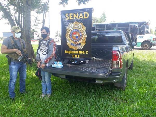 DESCUBREN A HOMBRE LLEVANDO DROGA EN UN BUS CON DESTINO A ENCARNACIÓN