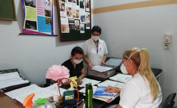 HOY / Médicos contratados denuncian atraso en el pago de sus salarios