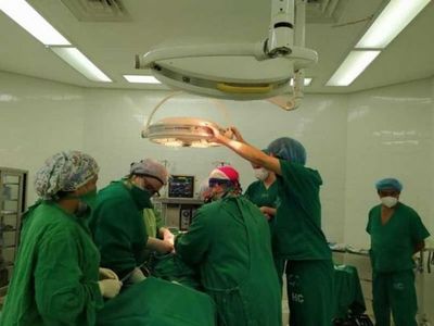Realizan con éxito trasplante renal con donante cadavérico en Clínicas
