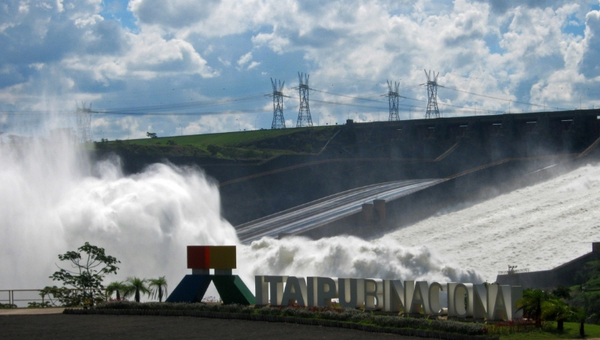 Experto estadounidense para Itaipú: Paraguay debe usar su energía y apuntar a producción solar - ADN Digital