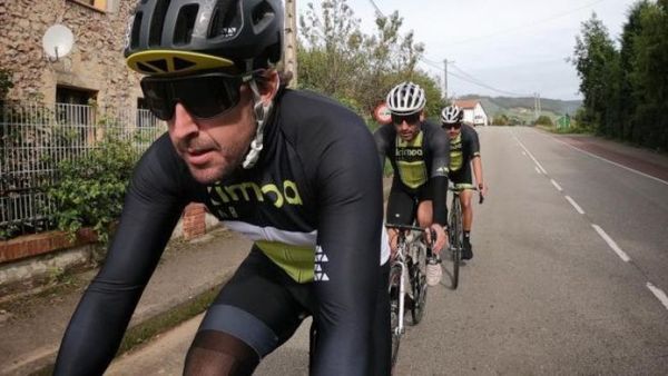 El piloto de la F1, Fernando Alonso fue hospitalizado tras ser atropellado mientras entrenaba en bicicleta