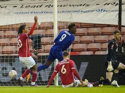 Tammy Abraham mete al Chelsea en cuartos de final