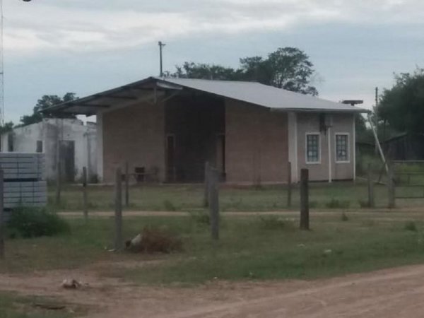 Mujer enferma atraviesa penurias para llegar al hospital en Alto Paraguay