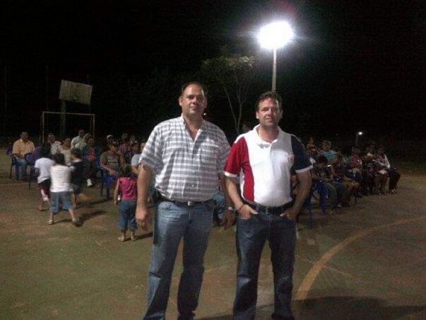 Megaestafa: Senador y su hermano se habrían quedado con 550 mil dólares de dinero de estafados