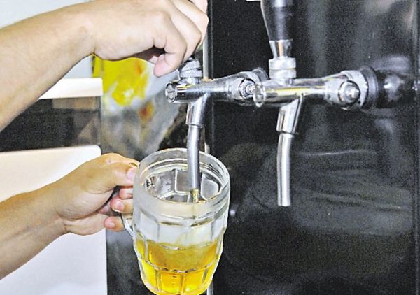 Consumir alcohol no afecta la vacunación - Nacionales - ABC Color