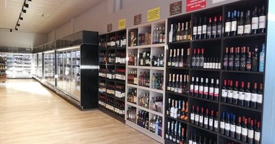 La Nación / Comerciantes legales piden ampliar horario de ventas