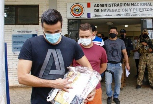 Crónica / Soldados del PCC ya vai embora para Brasil