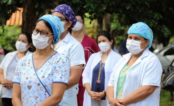 HOY / Gremios exigen vacuna anticovid: virus ya mató a 20 enfermeras y 25 médicos
