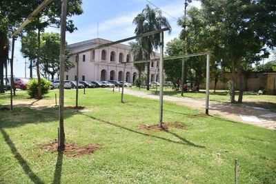 Policía desmiente que intendente haya pedido ayuda para evitar ocupación de plazas  - Nacionales - ABC Color