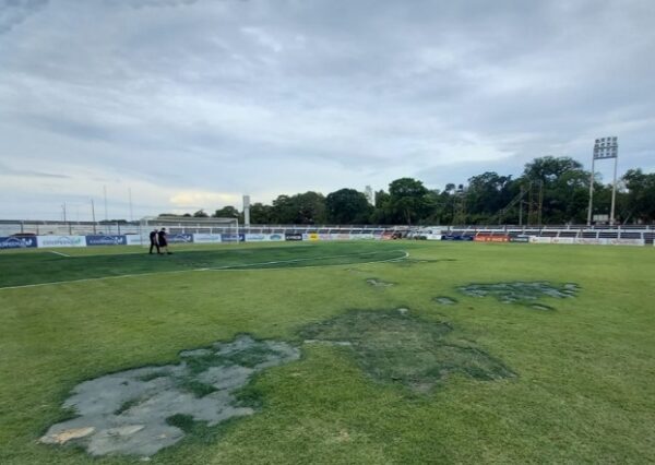 Inhabilitan tres canchas y fijan estadio para partido postergado