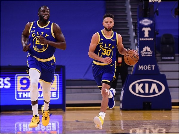 Curry da otra exhibición de 40 puntos, Jimmy Butler logra triple-doble