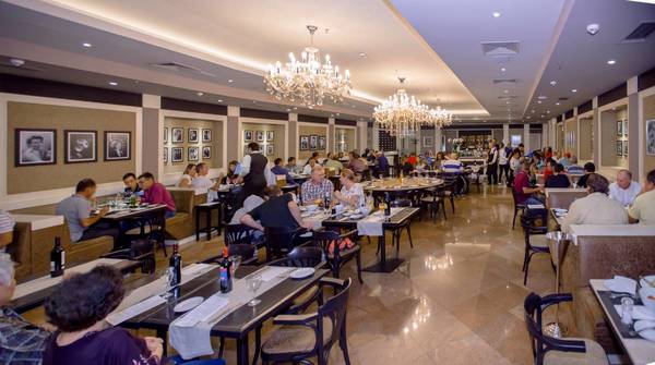 Inauguran lujo restaurante en el microcentro de Ciudad del Este