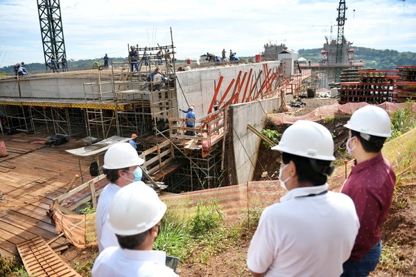 Técnicos se interiorizan sobre uso de aplicaciones tecnológicas en construcción del Puente de la Integración | .::Agencia IP::.