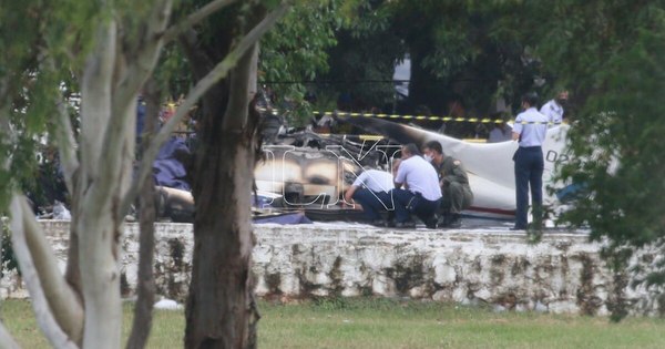 La Nación / Fiscalía y Fuerza Aérea buscan determinar causa del accidente aéreo, afirman