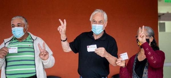 Piñera se vacuna este viernes contra el coronavirus y Chile supera los 1,5 millones vacunados