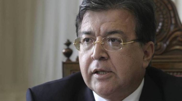 HOY / Presentan amparo contra Nicanor por ocultar cómo repartió US$ 70 millones de la EBY