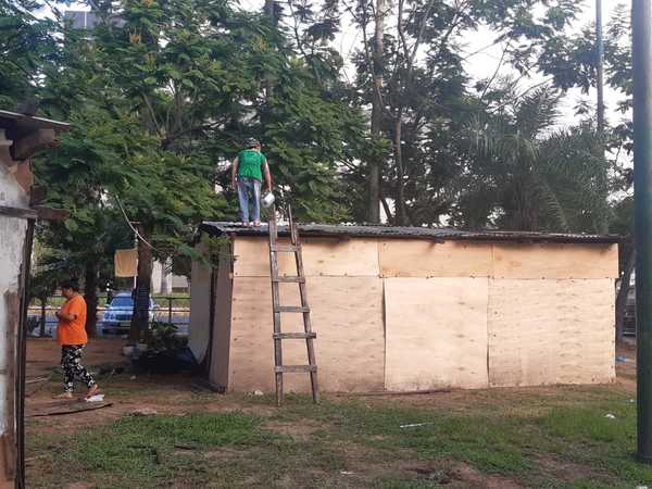 Secretaría de Emergencia Nacional anuncia asistencia a familias damnificadas por crecida de río