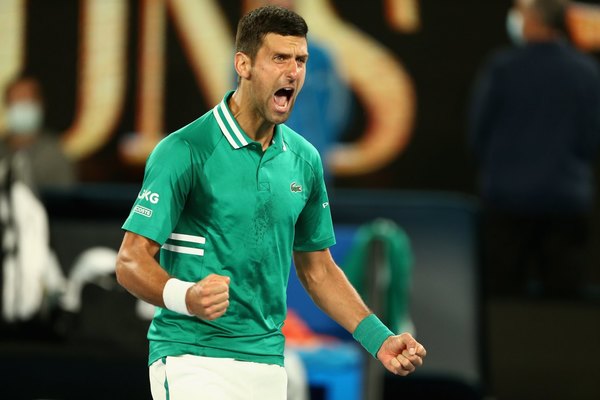 Novak Djokovic sigue avanzando en el Abierto de Australia