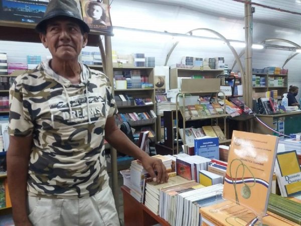 Presentan primero libro de narrativa de un escritor indígena