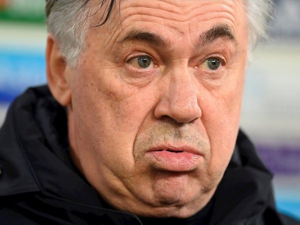 Ancelotti explica su viral celebración soplando una taza de té