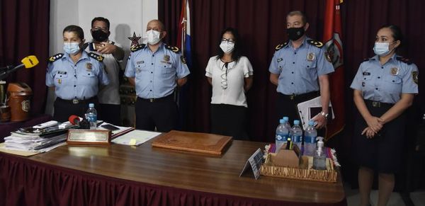 Imputan al último de los cuatro policías presuntamente implicados en extorsión y otros tres seguirán en prisión - Nacionales - ABC Color