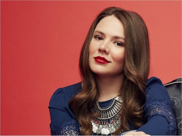 La mexicana Joy Huerta, del dúo Jesse & Joy, publica Este Fuego