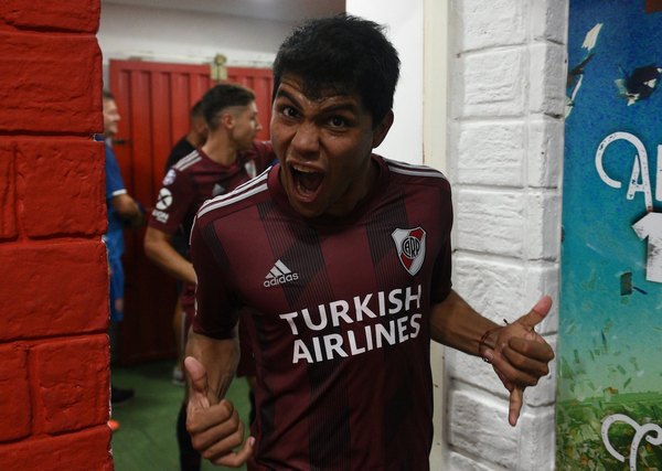 Robert Rojas extendió su contrato con River hasta finales del 2023