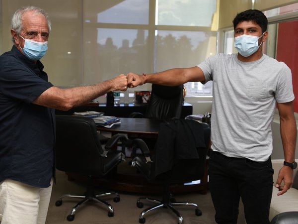 Robert Rojas amplía contrato con River Plate