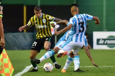 Rojas y Melgarejo pierden con Racing en el inicio del fútbol argentino