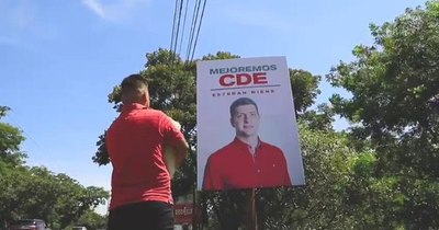 La Nación / “El candidato de los perros”: Esteban Wiens infringe las leyes electorales