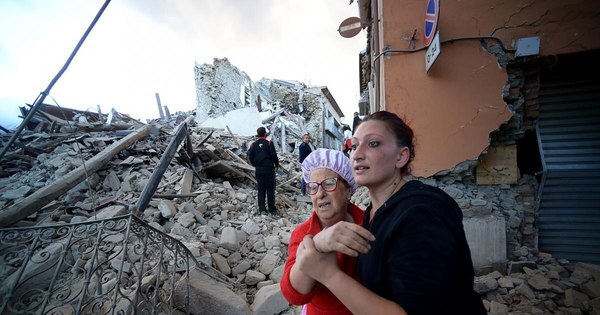 La Nación / Dos heridos y 550 evacuados por derrumbe en zona montañosa de Ecuador