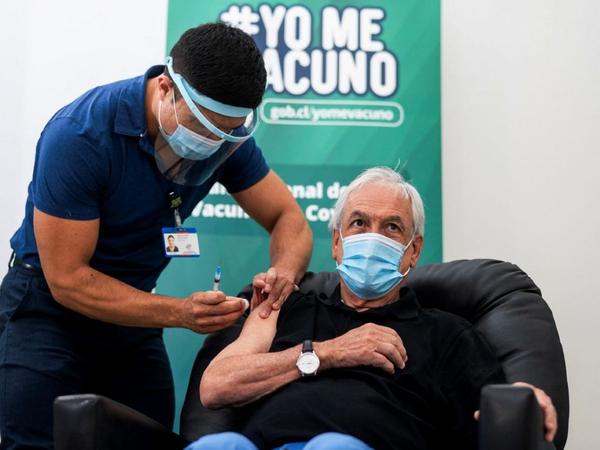 Chile lidera exitosa campaña de vacunación en Latinoamérica
