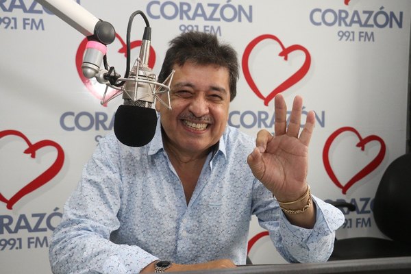 Crónica / Rubén Rodríguez celebra los 11 años de la FM, a la que vio nacer
