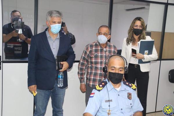 Ministro Arnaldo Giuzzio visitó base del Sistema 911 en Ciudad del Este •