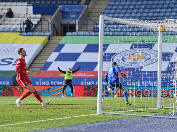 Leicester aplica otra sacudida al Liverpool