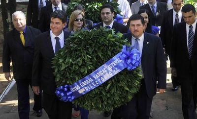 “Efraín no necesita un abogado, necesita una grúa” para salir de prisión, dice Buzarquis - Nacionales - ABC Color